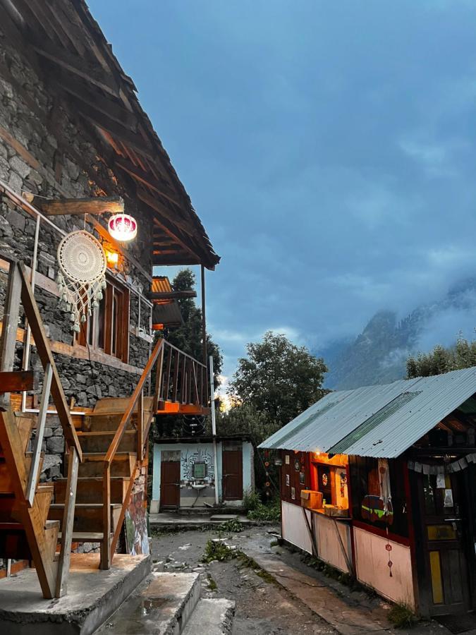 Old Brahma Homestay Kalgha Exteriör bild
