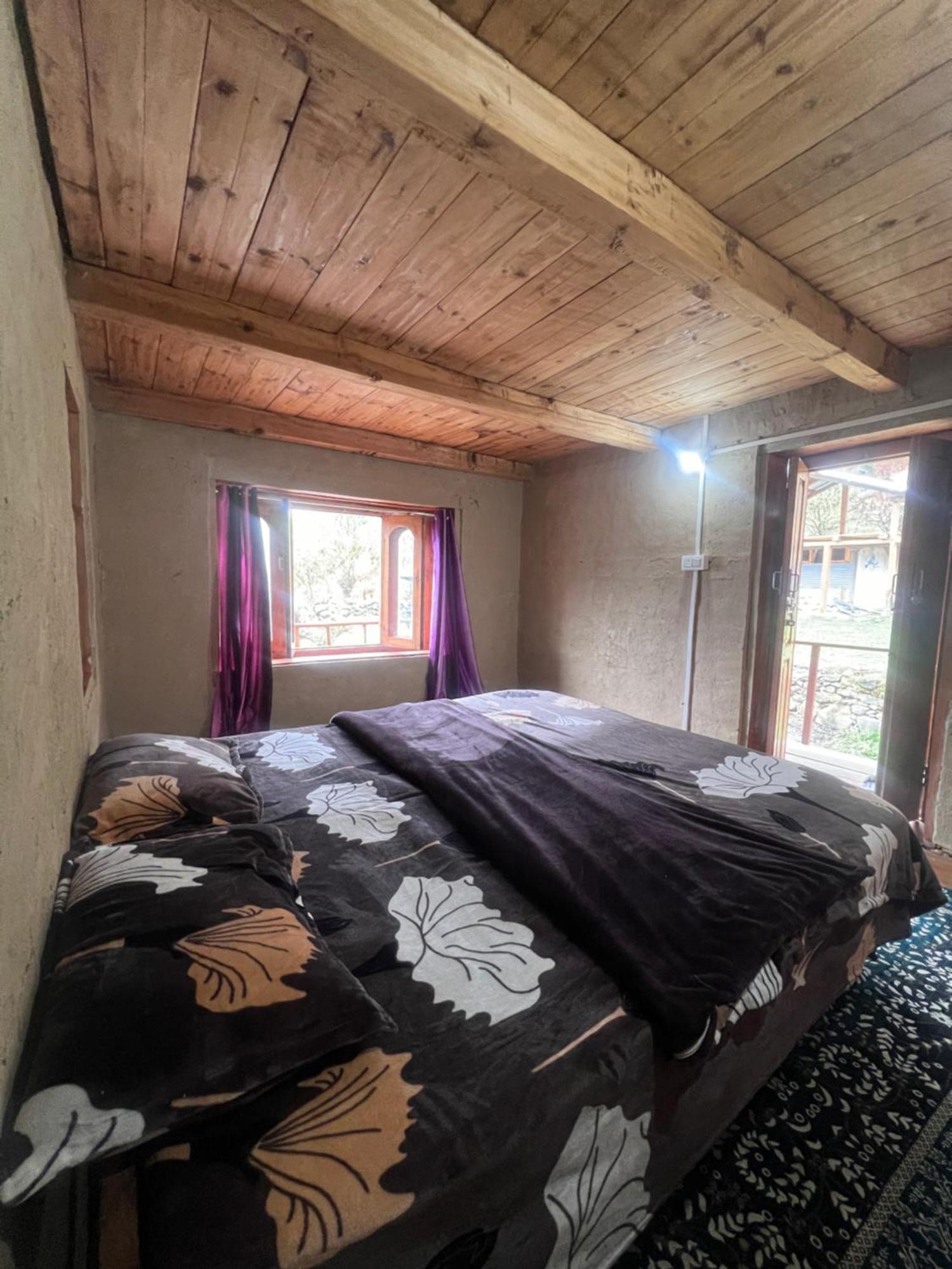 Old Brahma Homestay Kalgha Exteriör bild