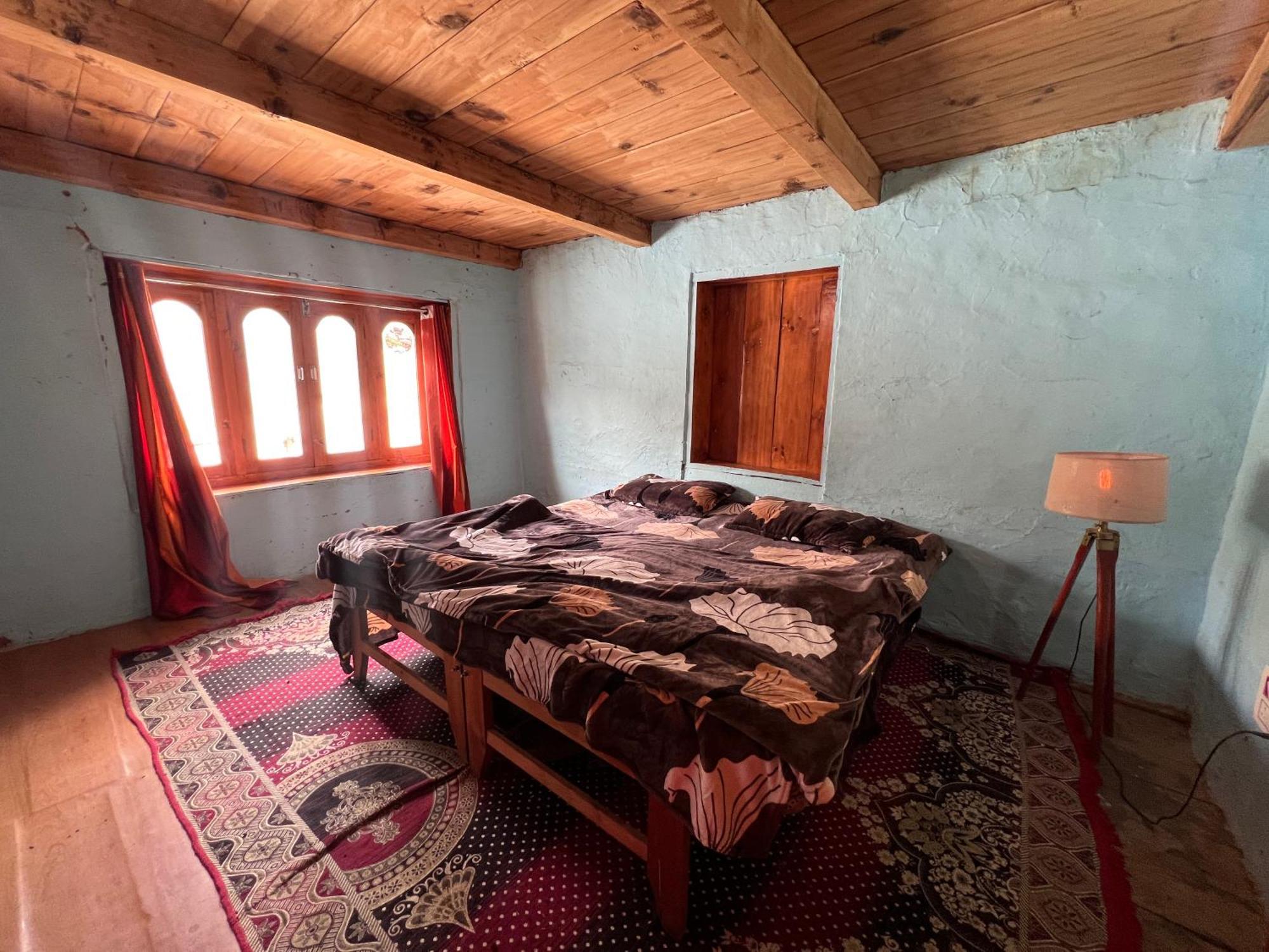 Old Brahma Homestay Kalgha Exteriör bild
