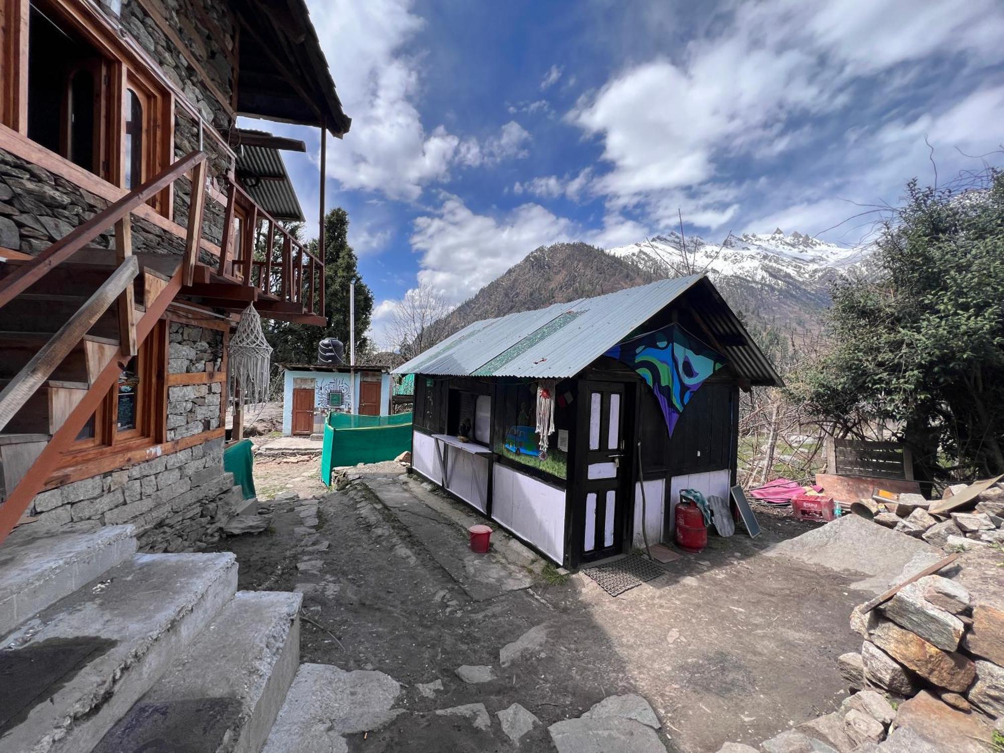 Old Brahma Homestay Kalgha Exteriör bild
