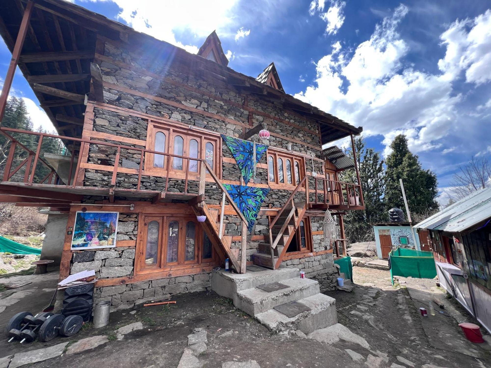 Old Brahma Homestay Kalgha Exteriör bild